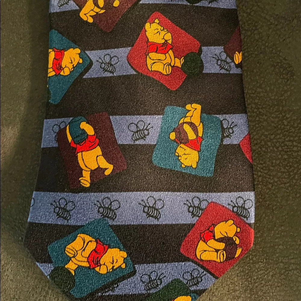 Walt Disney World Tie Winnie the Pooh